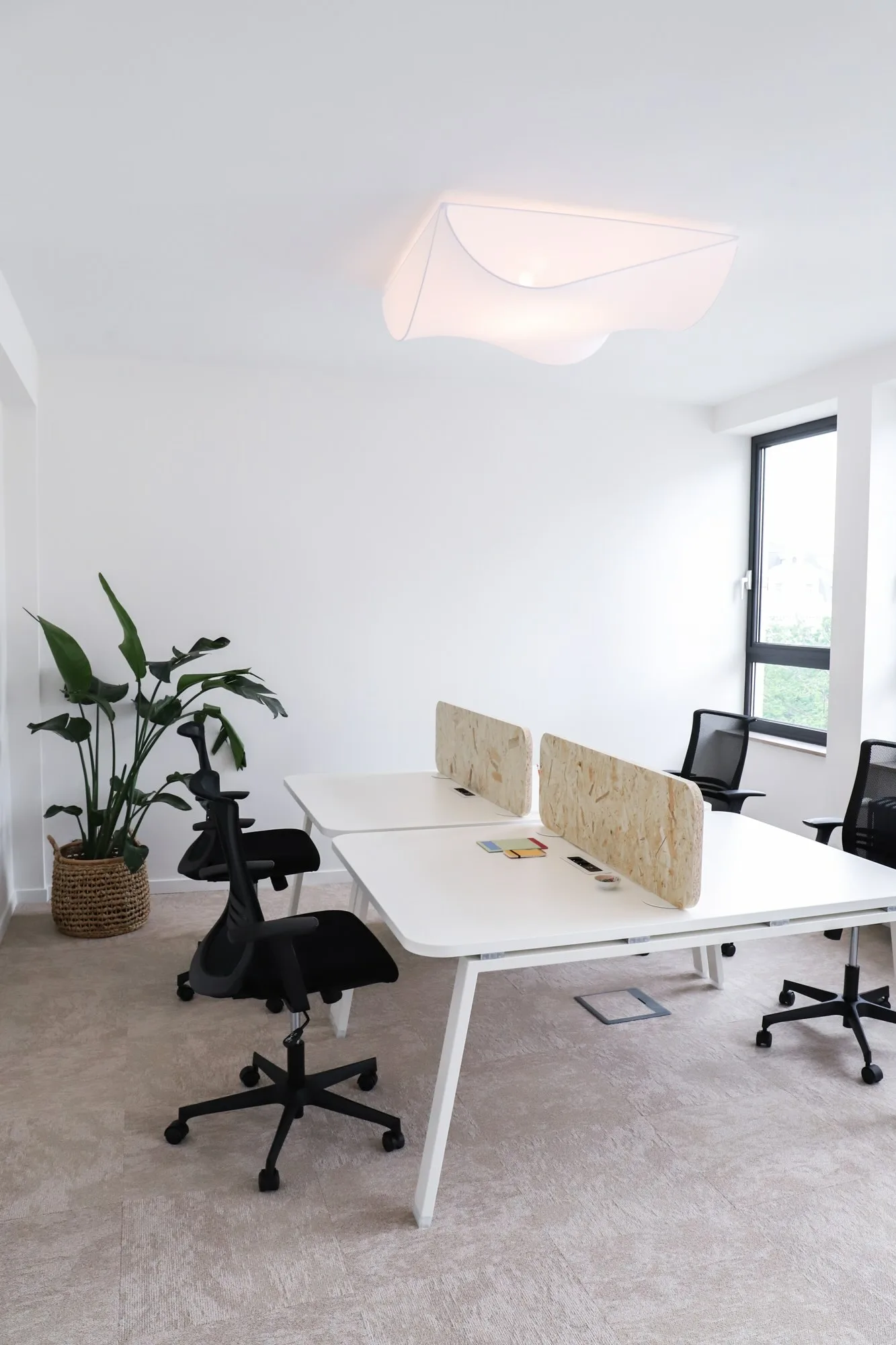 Office pro 4 persons Brussels Furnished office and team for 4 people Brussels, Burotel
