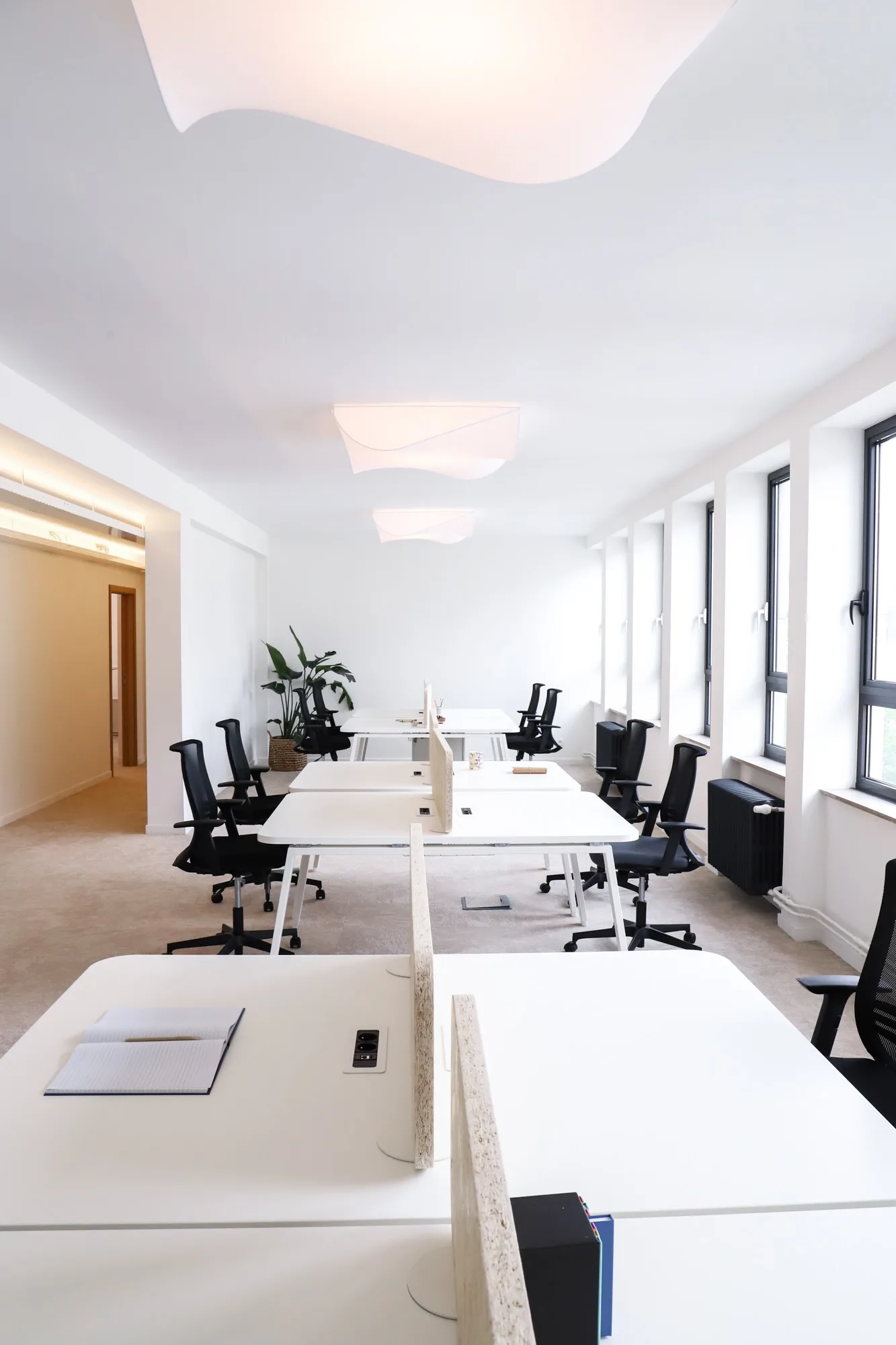 25-person office Brussels Openspace and private offices 225 square meters Burotel